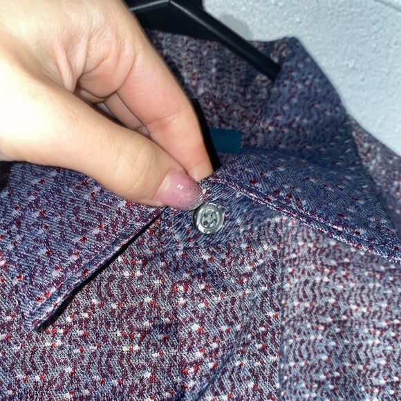 NWOT Perry Ellis Burgundy Floral Button Down Men’s Shirts size M - Picture 4 of 9